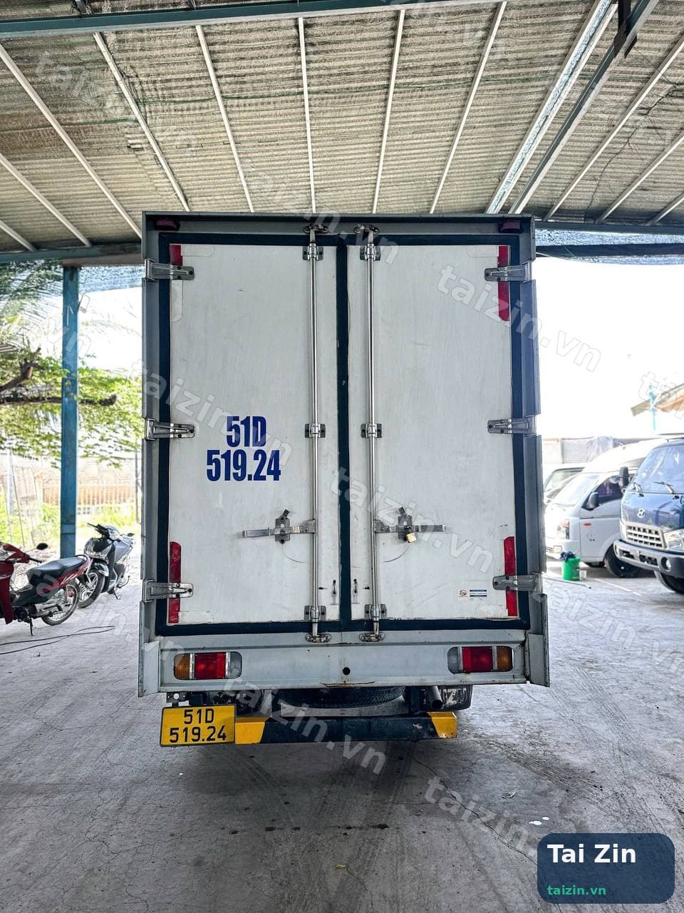 Isuzu Qkr 270 - 2019 - Thùng kín Thumbnail 13