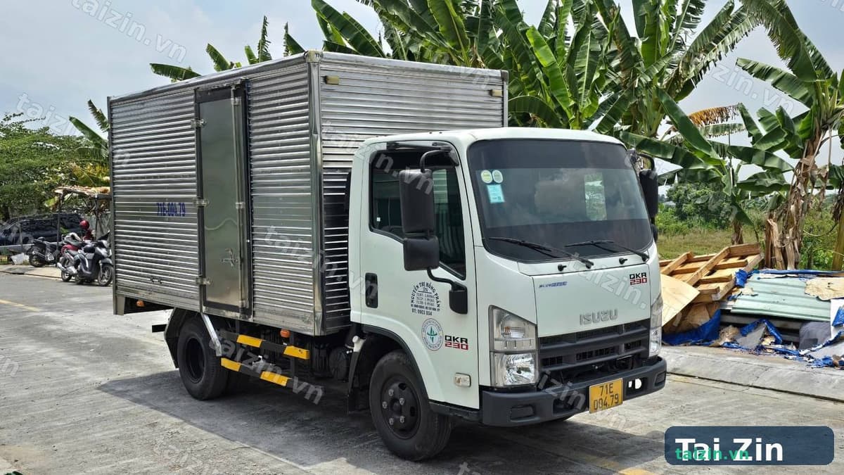 ISUZU QKR230 Thùng kín Thumbnail 13
