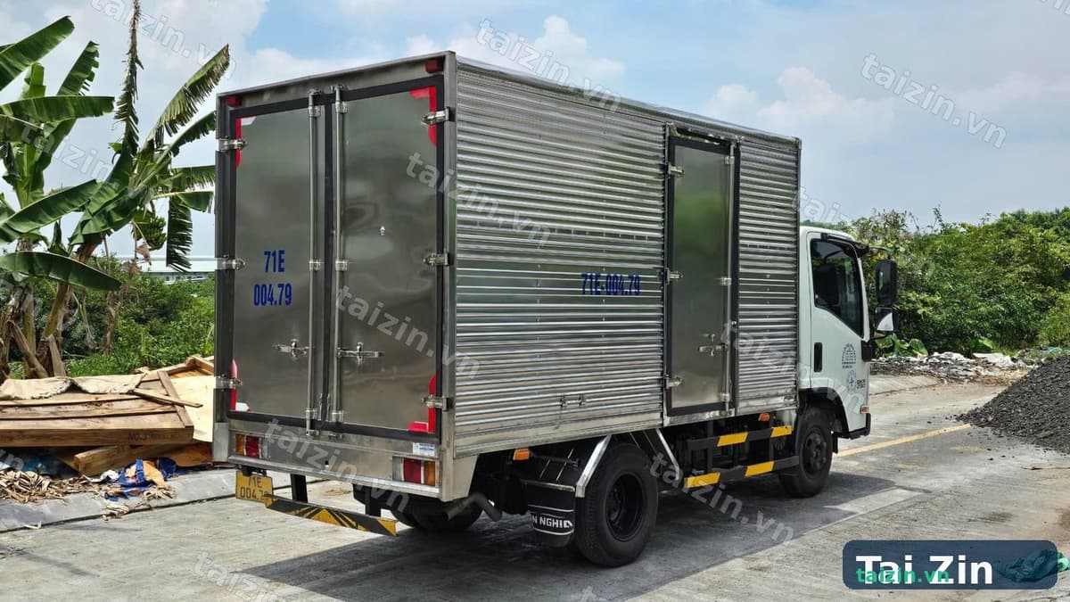 ISUZU QKR230 Thùng kín Thumbnail 14