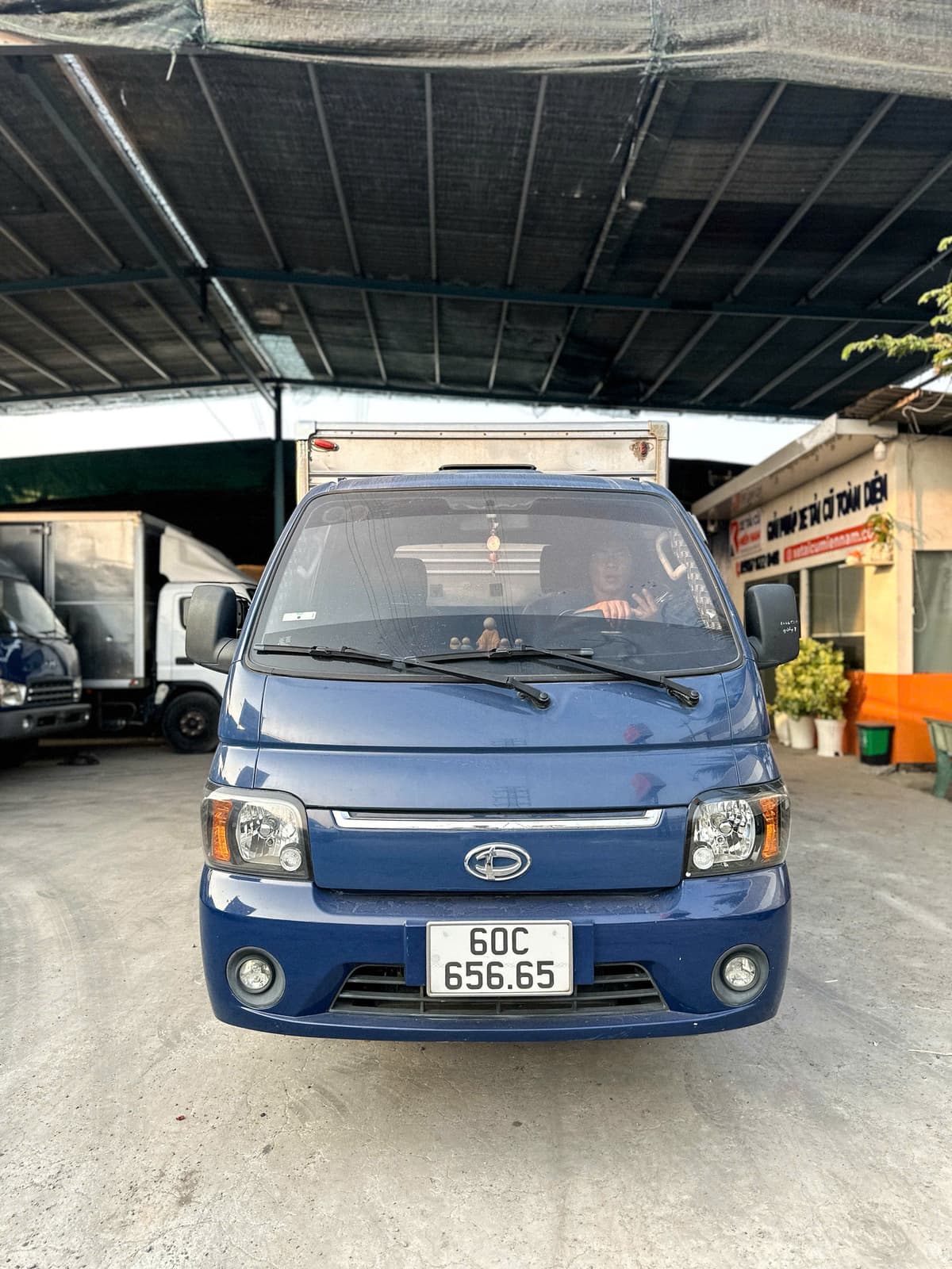 TERACO - TERA 180 - THÙNG KÍN - 2023 - BAO RÚT HỒ SƠ