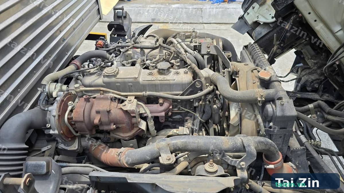 ISUZU QKR230 Thùng kín Thumbnail 5