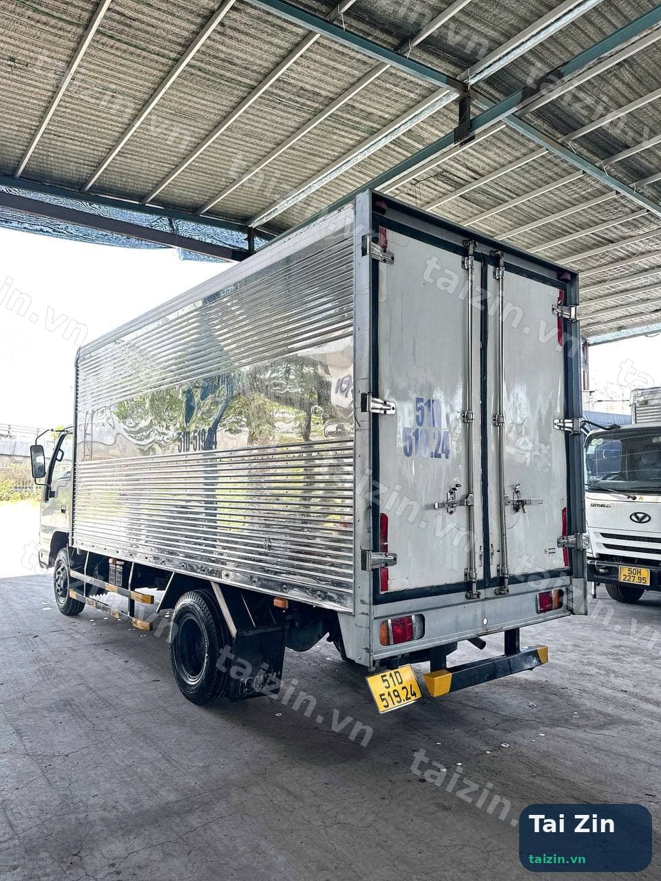 Isuzu Qkr 270 - 2019 - Thùng kín Thumbnail 9
