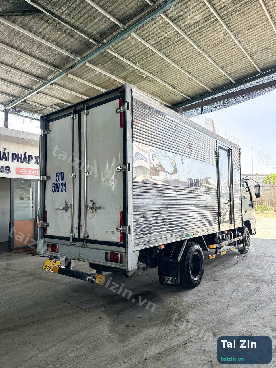 Isuzu Qkr 270 - 2019 - Thùng kín Thumbnail 8