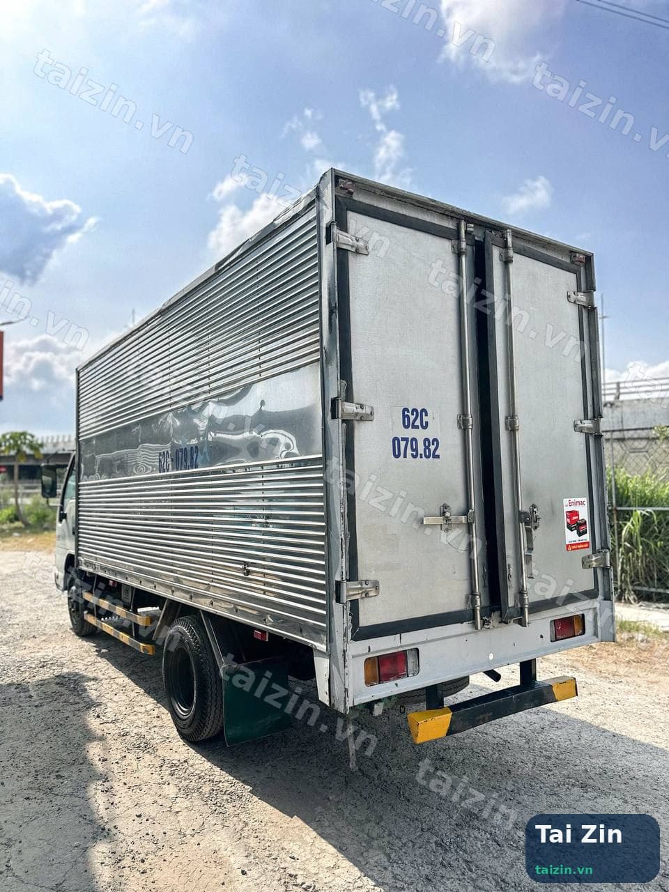 Isuzu 91ps - 2016 - thùng kín Thumbnail 3